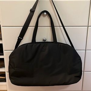 Lululemon large black gym bag - EUC